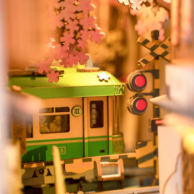 Robotime Book Nook Sakura Densya TGB01 - Image 4