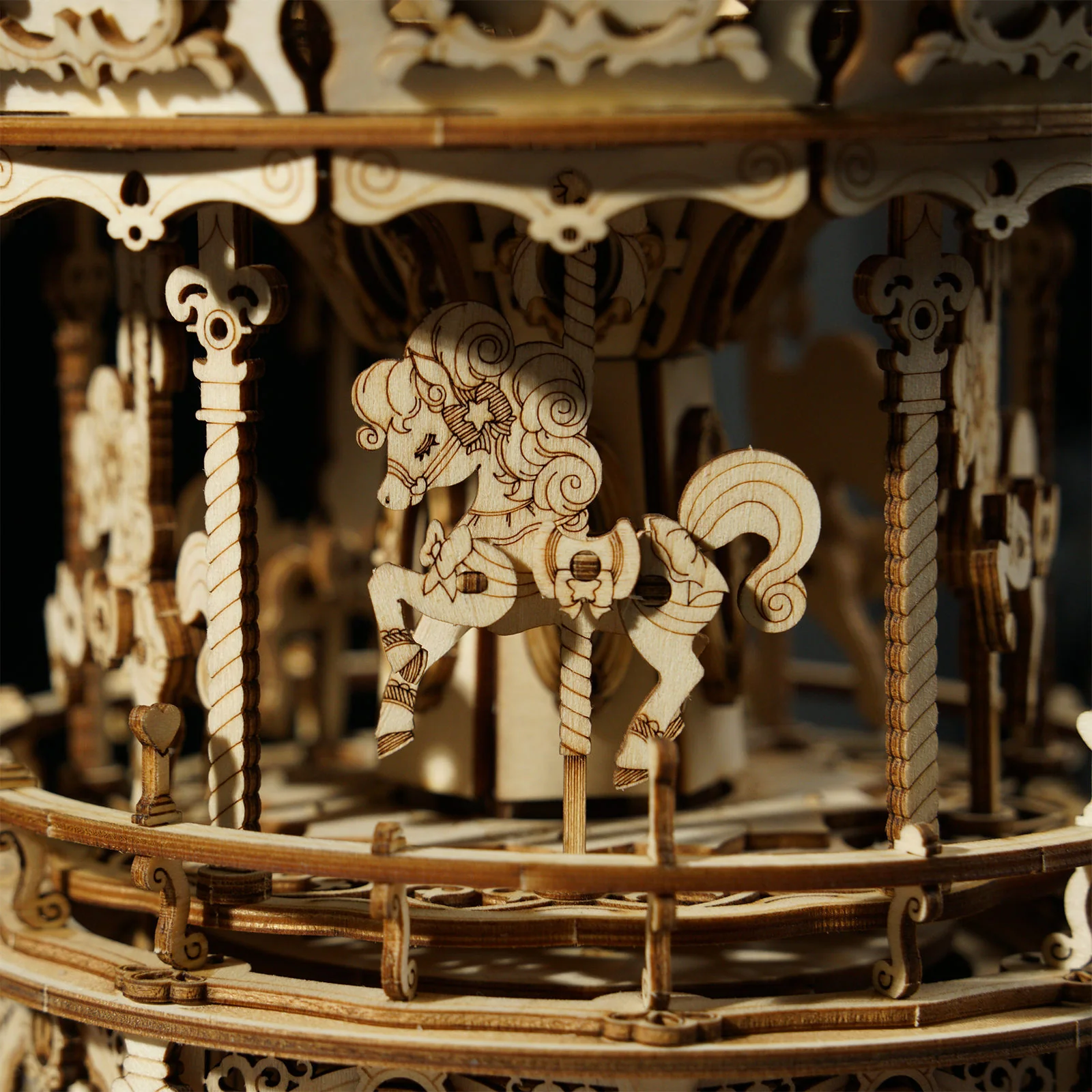 Robotime Romantic Carousel AMK62 - Image 3